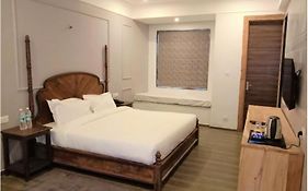 Riverarch Greenfields Resort